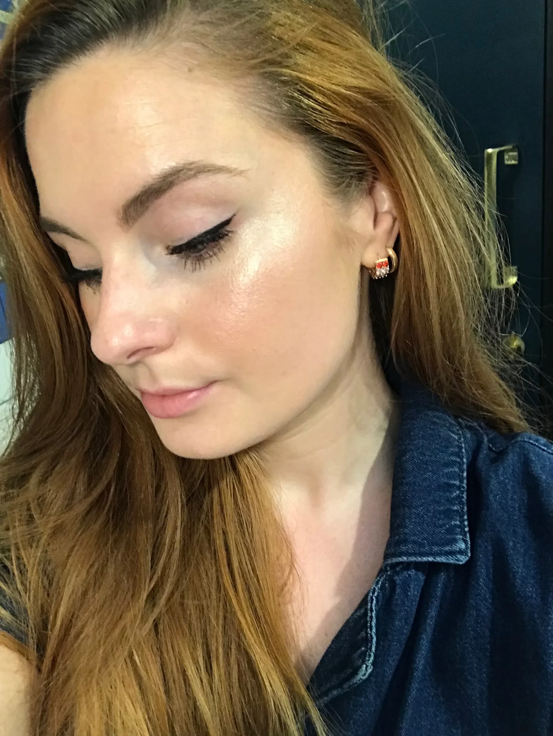 Benefit-Cookie-Highlighter-Swatch